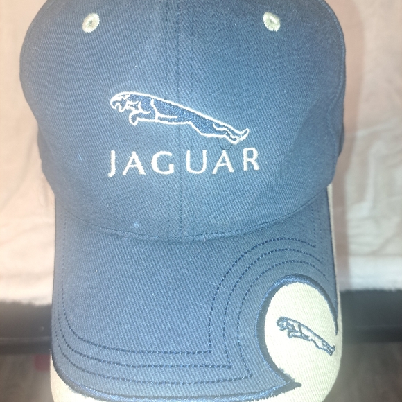 Jaguar Sports Cap. - Picture 2 of 10